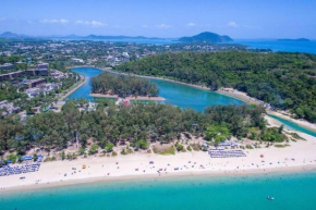 2BR Nai Harn Beach is 500 metres away C133